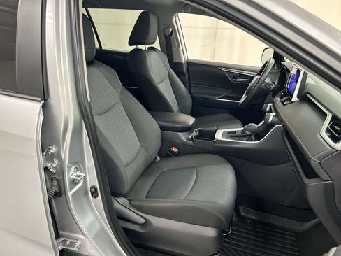 Used 2024 Toyota RAV4 XLE AWD/4WD image 22
