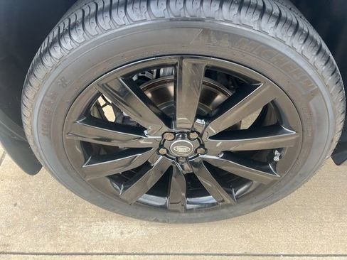 Used 2019 Land Rover Range Rover Velar R-Dynamic SE image 11