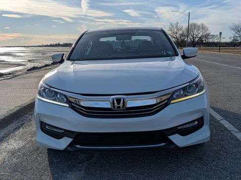 Used 2017 Honda Accord Sport image 8