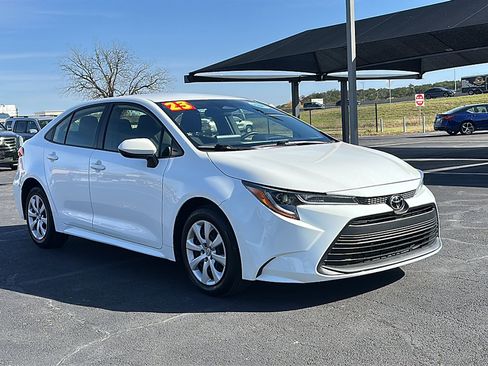 Used 2023 Toyota Corolla LE image 10