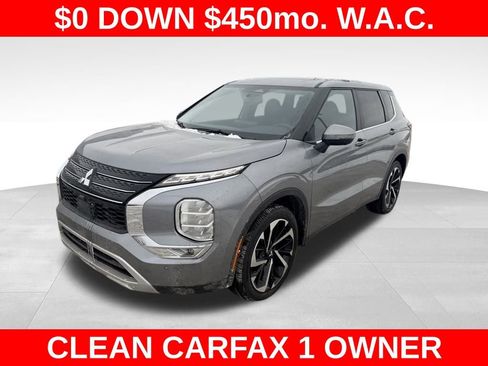 Used 2024 Mitsubishi Outlander SE Black Edition image 3