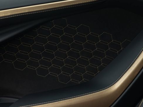 Used 2024 Lamborghini Revuelto AWD/4WD image 31