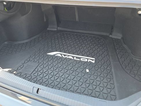 Used 2019 Toyota Avalon XLE w/ Moonroof Package FWD image 27