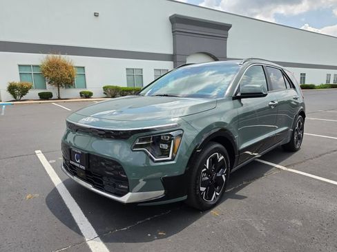 Used 2024 Kia Niro Wave w/ Wave Preserve Package FWD image 14