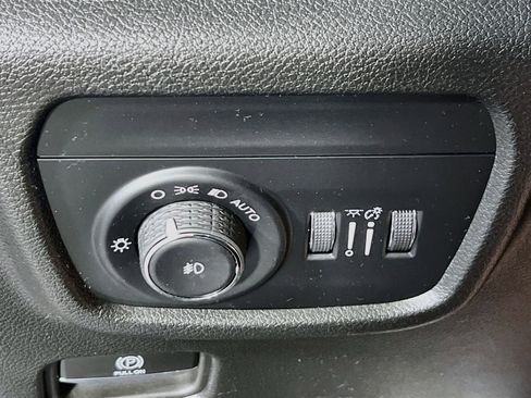 Used 2023 Jeep Grand Cherokee L Limited AWD/4WD image 10
