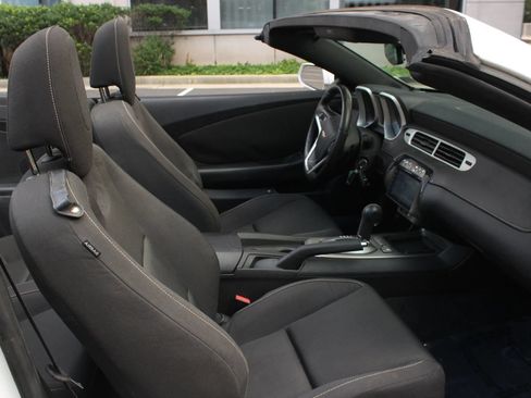 Used 2015 Chevrolet Camaro LT RWD image 23