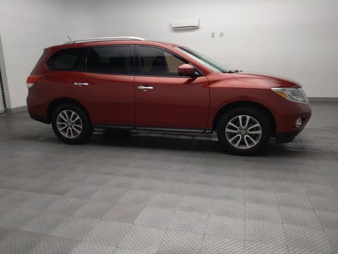 Used 2016 Nissan Pathfinder SV AWD/4WD image 11