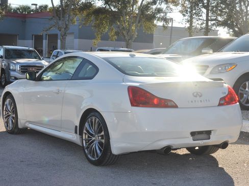 Used 2011 INFINITI G37 Journey w/ Premium Pkg image 9