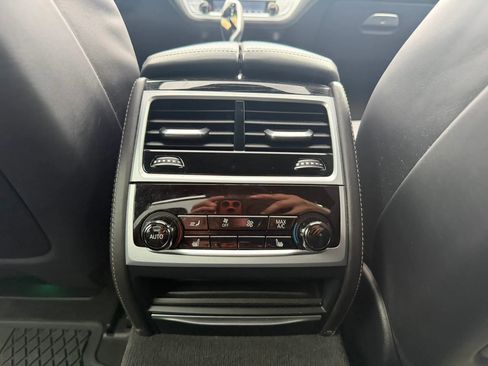 Used 2019 BMW 750i xDrive w/ Executive Package image 27
