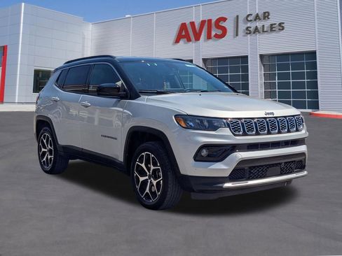 Used 2025 Jeep Compass Limited image 9
