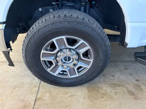 Used 2024 Ford F250 Lariat AWD/4WD image 14