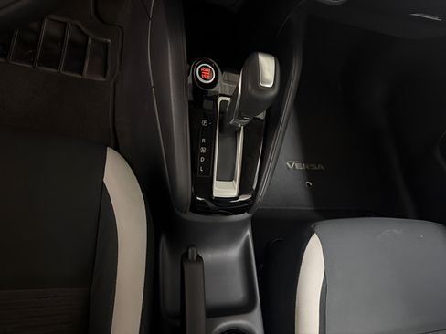 Used 2021 Nissan Versa SV FWD image 17