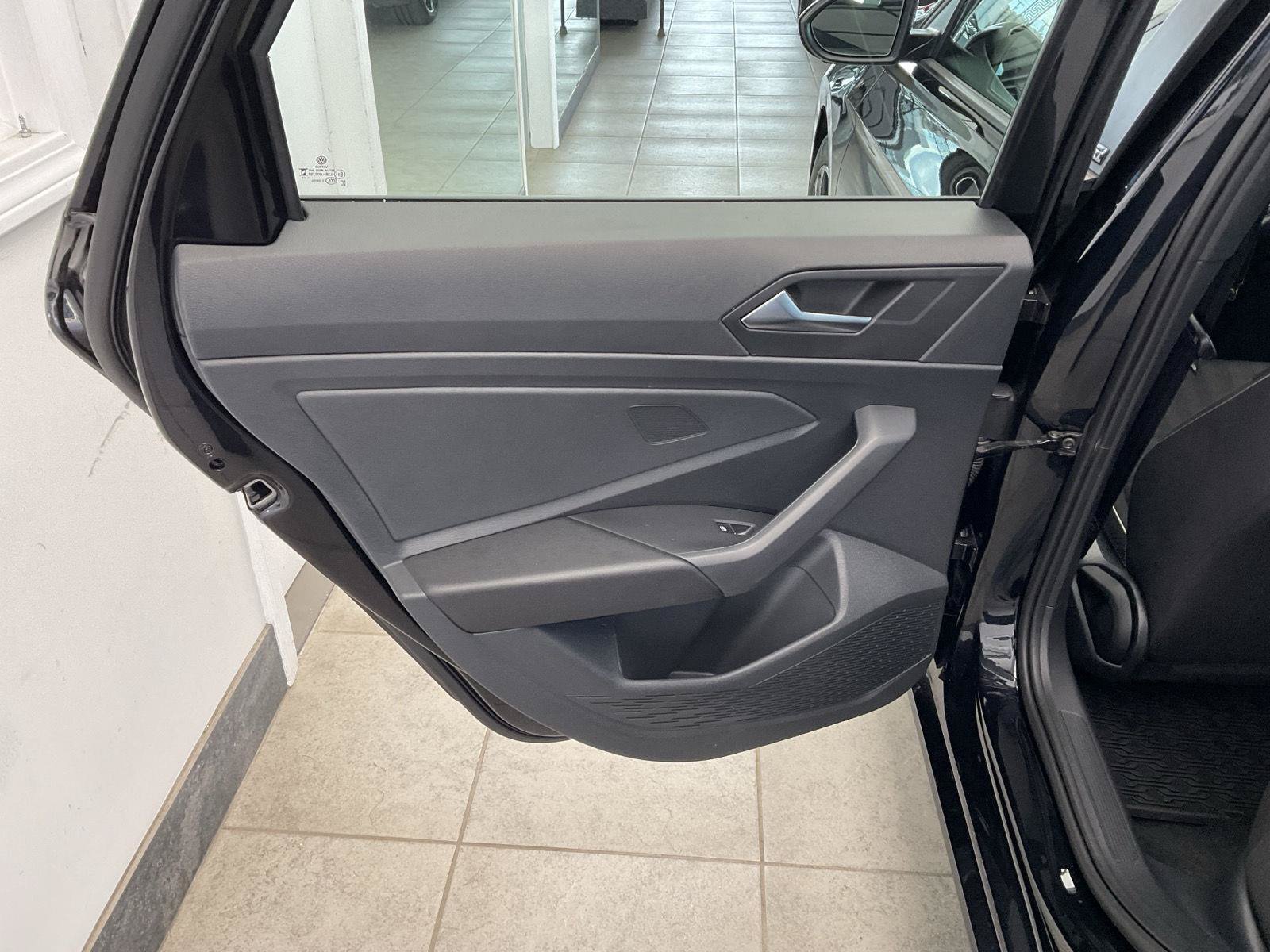 Used 2023 Volkswagen Jetta Sport FWD image 11