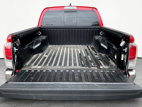 Used 2023 Toyota Tacoma TRD Off-Road image 8