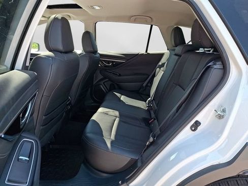 Used 2025 Subaru Outback Limited AWD/4WD image 12