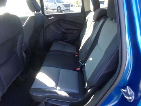 Used 2019 Ford Escape SE image 32