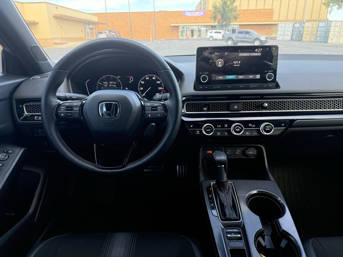 Used 2025 Honda Civic Sport image 16