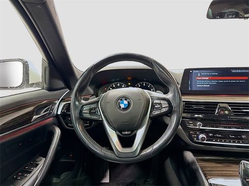 Used 2018 BMW 540i xDrive image 28