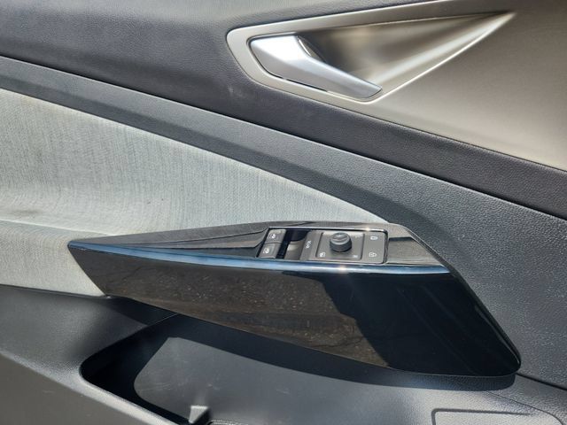 Certified 2023 Volkswagen ID.4 Pro AWD/4WD image 6