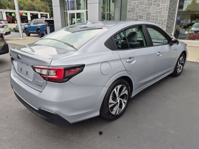 Used 2025 Subaru Legacy Premium AWD/4WD image 3