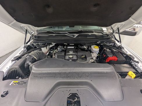 Used 2024 RAM 2500 Laramie AWD/4WD image 24