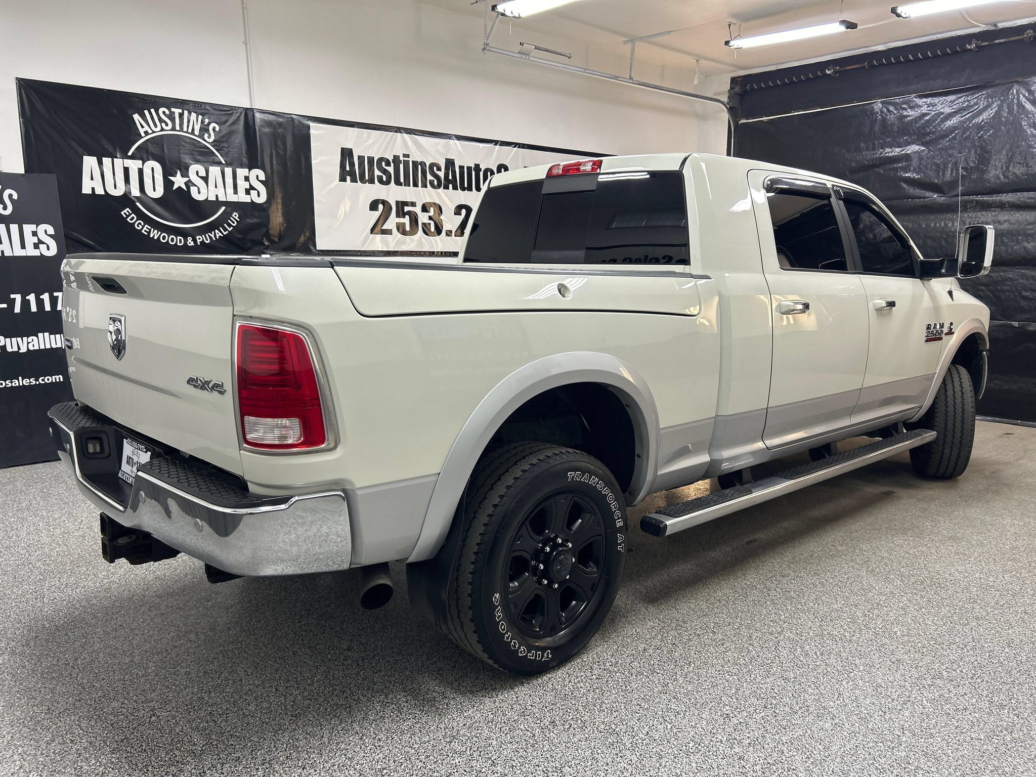 Used 2016 RAM 2500 Laramie w/ Convenience Group AWD/4WD image 6