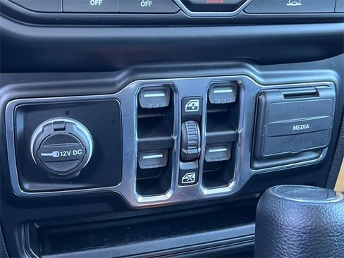 Certified 2022 Jeep Gladiator Sport image 27