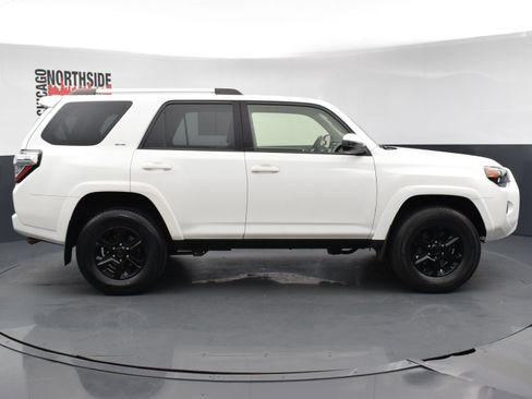 Used 2021 Toyota 4Runner SR5 AWD/4WD image 5