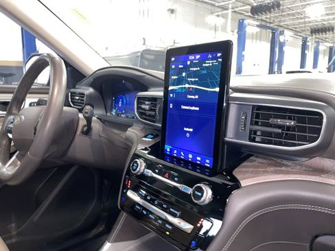 Used 2022 Ford Explorer Platinum w/ Equipment Group 601A image 31