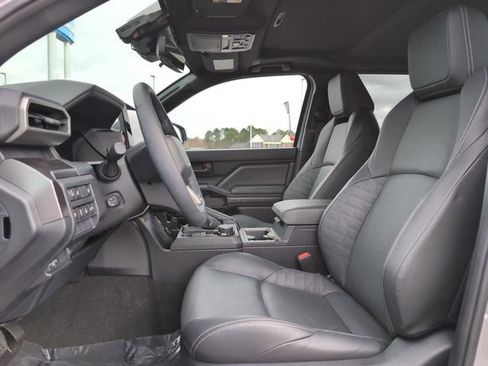 Used 2025 Toyota 4Runner TRD Off-Road Premium image 13