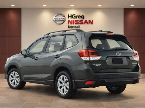 Used 2023 Subaru Forester AWD/4WD image 2