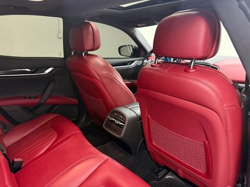Used 2018 Maserati Ghibli S GranLusso image 39