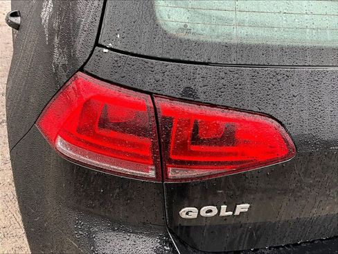 Used 2017 Volkswagen Golf SE image 26