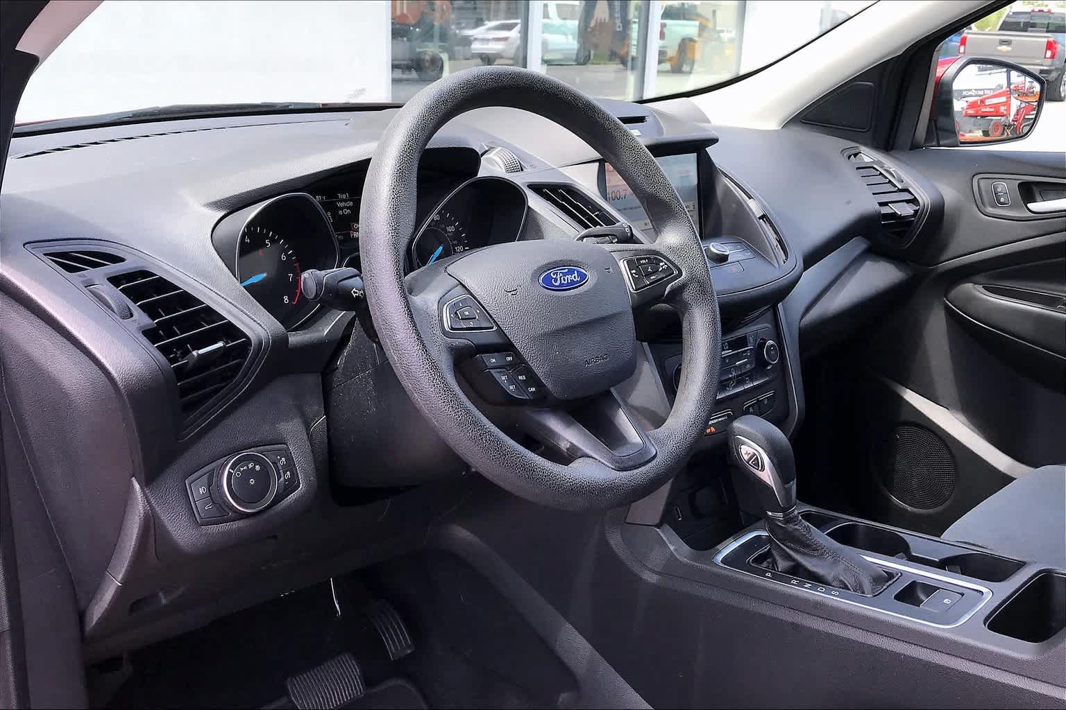 Used 2018 Ford Escape SE w/ SE Sync 3 Package AWD/4WD image 18