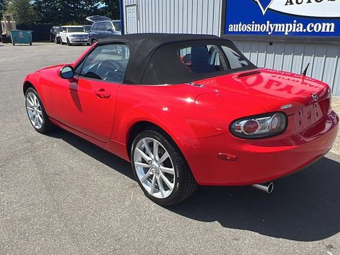 Used 2006 MAZDA MX-5 Miata Grand Touring RWD image 10