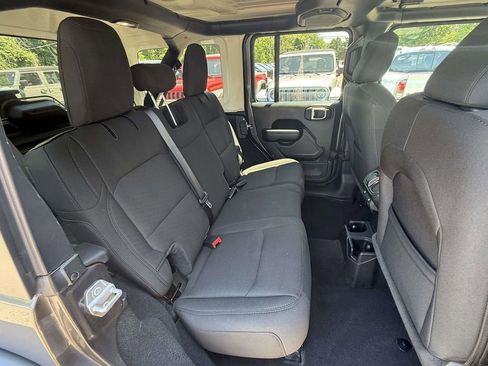 Used 2021 Jeep Wrangler Unlimited Sport AWD/4WD image 11