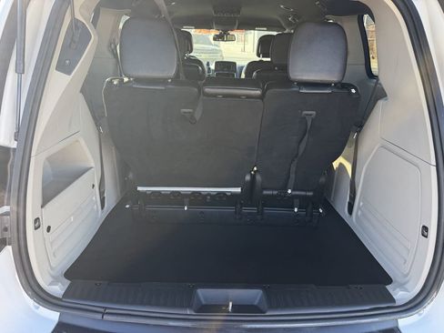 Used 2019 Dodge Grand Caravan SXT image 20