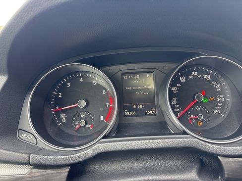 Used 2018 Volkswagen Passat 2.0T SEL Premium image 16