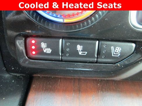 Used 2023 GMC Yukon Denali Ultimate image 18