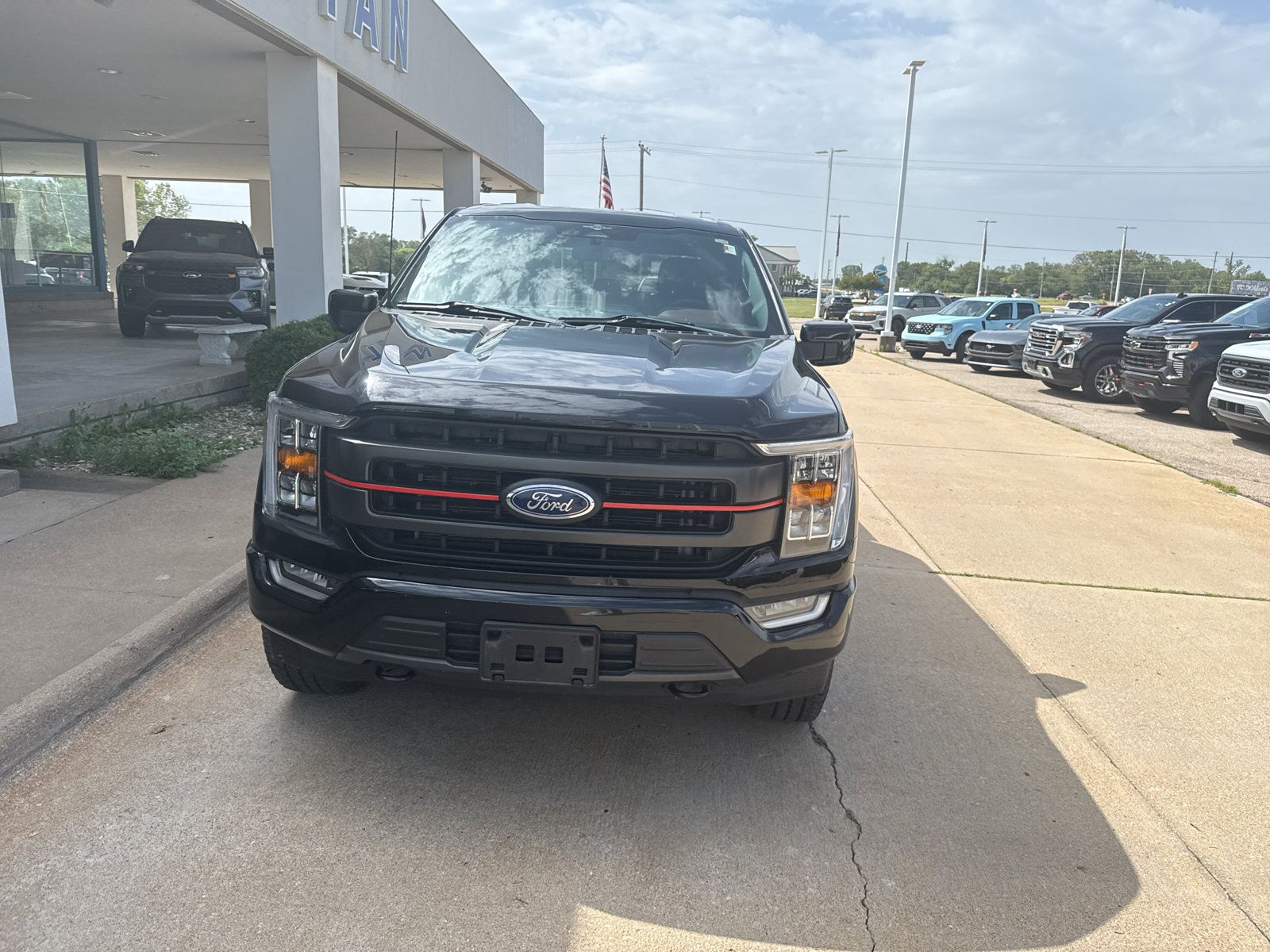 Used 2023 Ford F150 Lariat AWD/4WD image 2