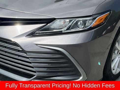 Used 2022 Toyota Camry LE w/ Convenience Package FWD image 9