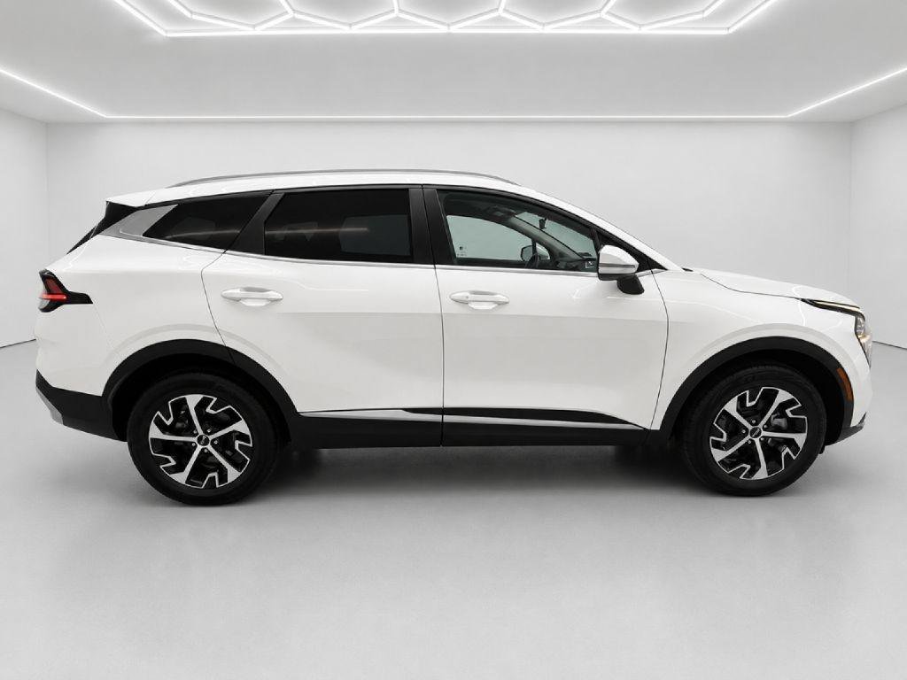 Used 2023 Kia Sportage EX AWD/4WD image 2