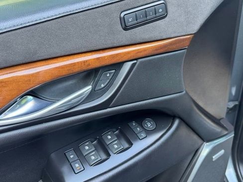 Used 2019 Cadillac Escalade 2WD image 16