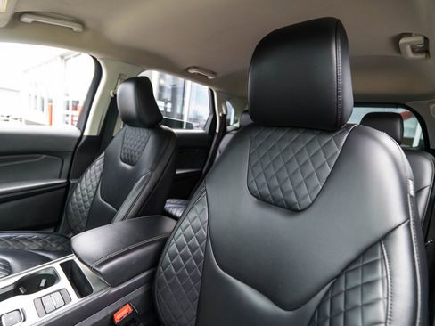 Used 2024 Ford Edge Titanium AWD/4WD image 6