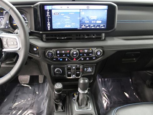 Used 2024 Jeep Wrangler High Altitude image 24