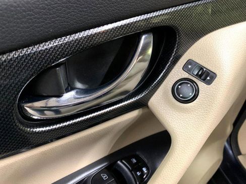 Used 2015 Nissan Rogue SL image 76