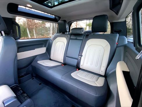 Used 2022 Land Rover Defender 90 X-Dynamic S image 18