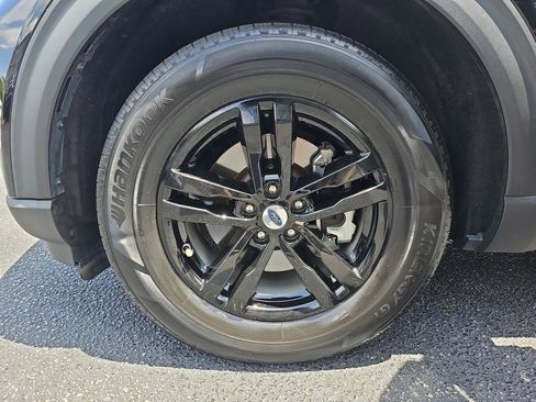 Used 2022 Ford Explorer XLT w/ Equipment Group 202A RWD image 34