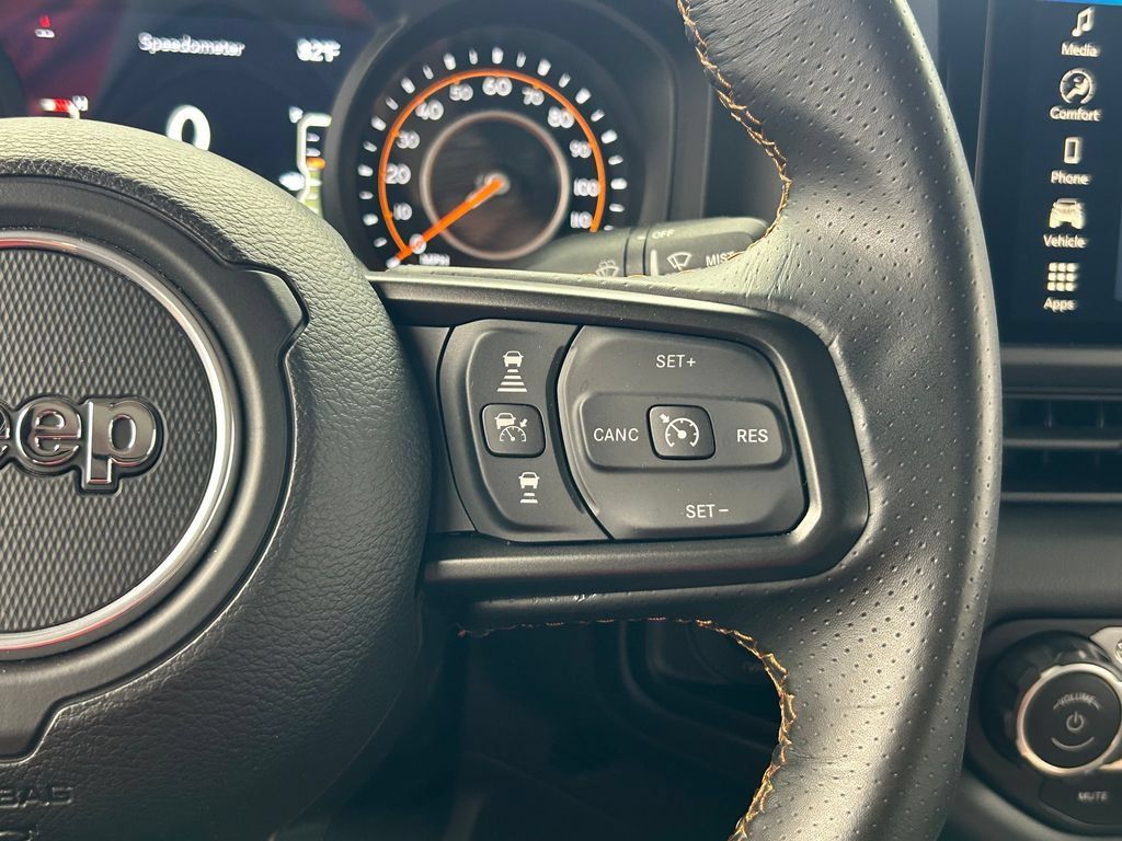 Used 2024 Jeep Gladiator Mojave AWD/4WD image 29