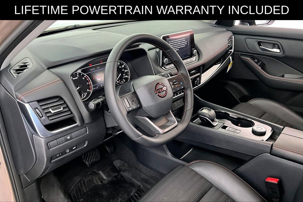Used 2025 Nissan Rogue SV AWD/4WD image 16